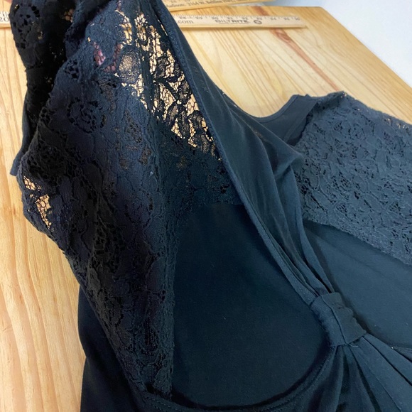 Sexy black cut out top, gather in the back. Lace short / cap sleeves. - Picture 6 of 7